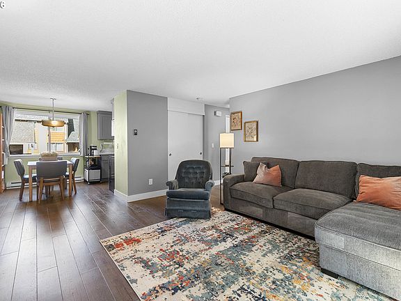 5th image of 16851 SE Powell Blvd