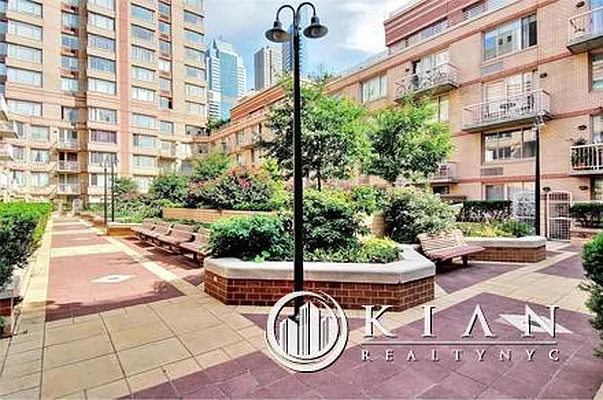 Rented by Kian Realty | media 33