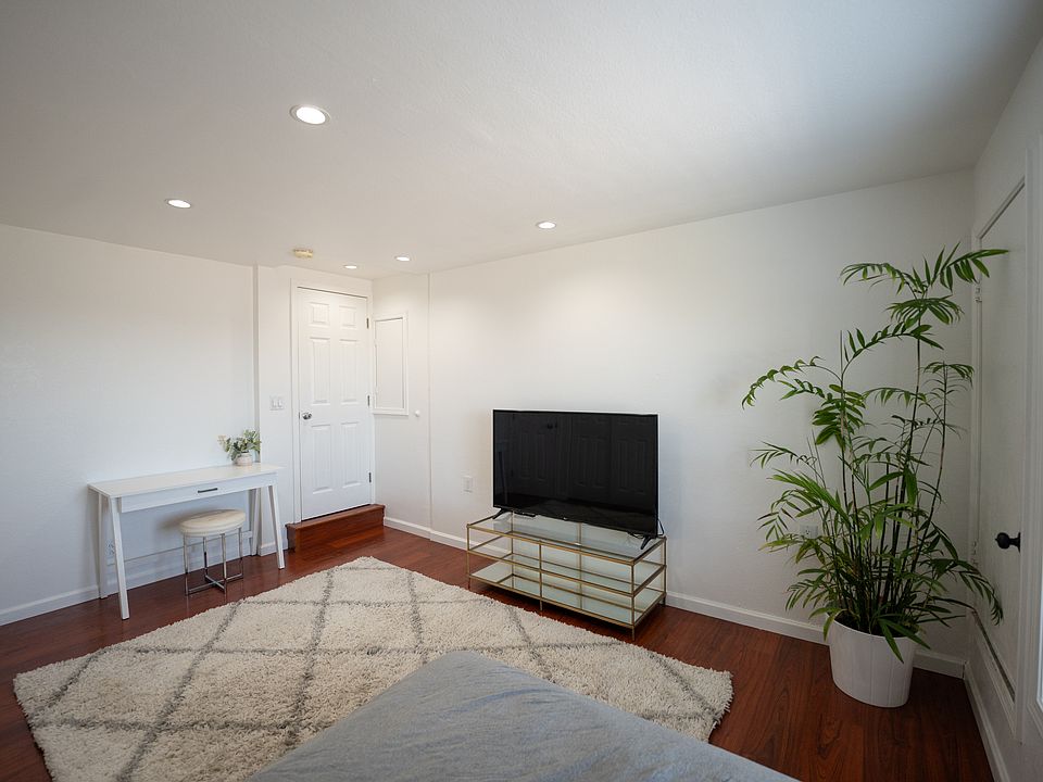 1st image of 24 Ridgefield Ave