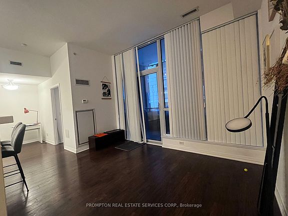 5th image of 8 Mercer St Unit 207