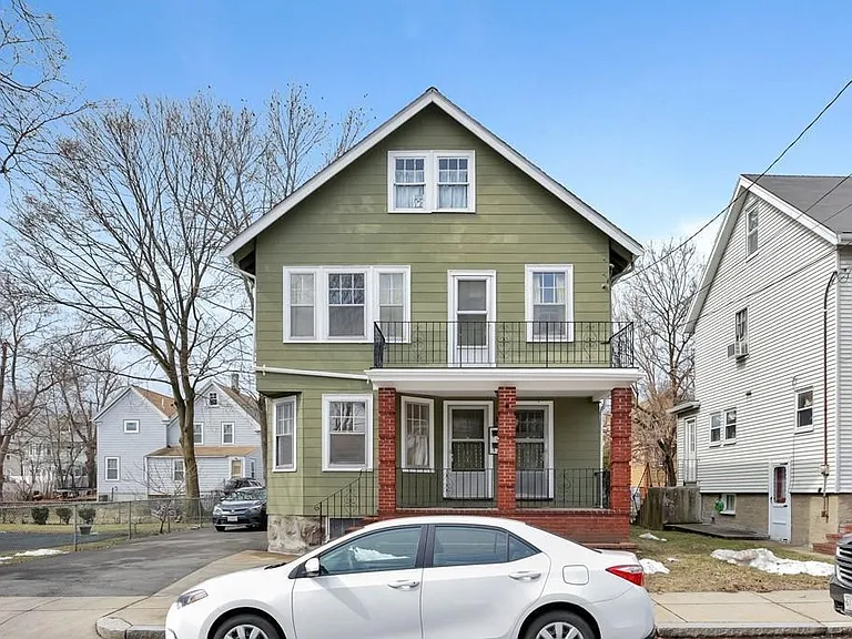 35 Manning St #2 — Photo 1