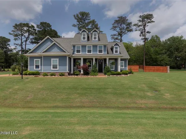 4890 Pleasant Breeze Dr, Olive Branch, MS 38654