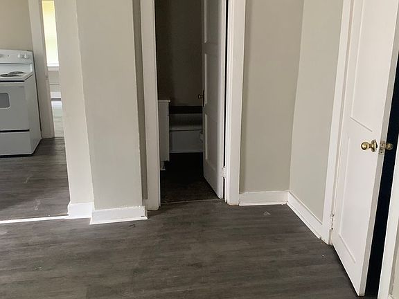 3rd image of 605 Woodford Ave #1