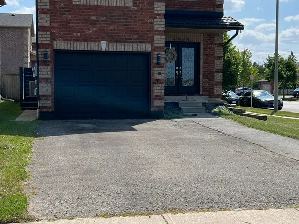 1 Glenhill Dr, Barrie, ON L4N 5X4