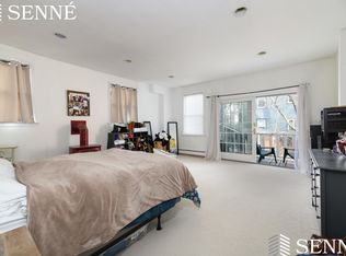 422 Putnam Ave #1, Cambridge, MA 02139