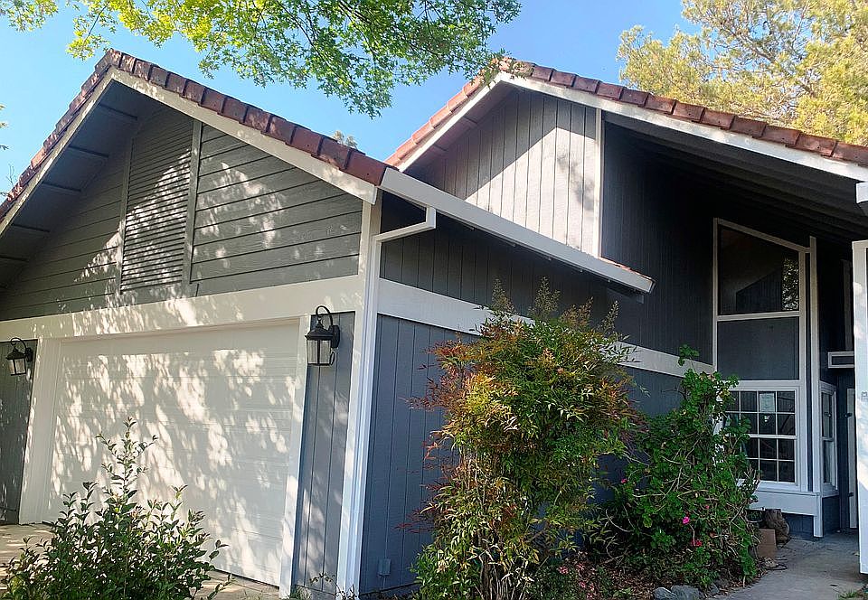 1st image of 100 Smokey Hills Dr
