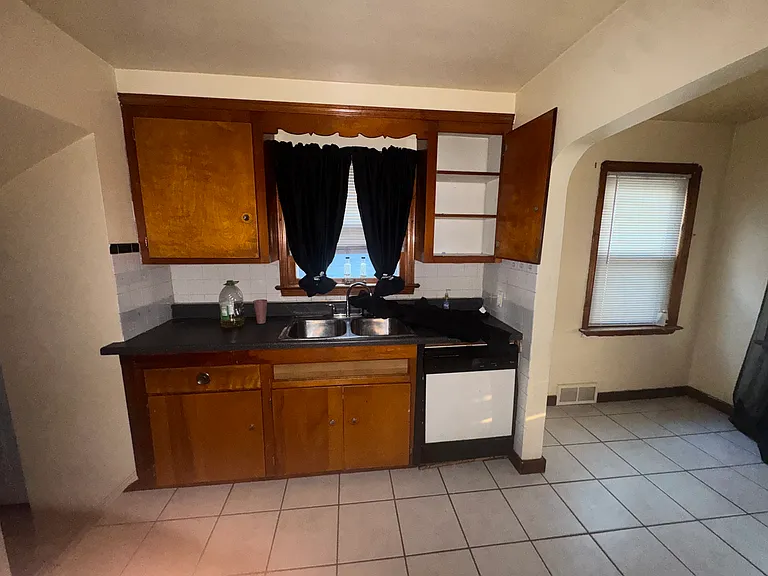 5121 Cato St — Photo 15
