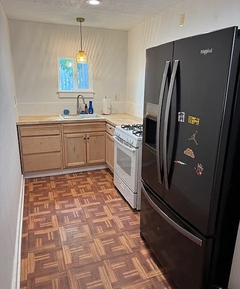 206 W 5th St — Photo 11