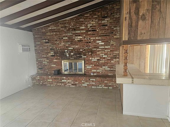 4th image of 1543 Elizabeth Lake Rd