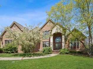 N52W21276 Golfview Ct, Menomonee Falls, WI 53051