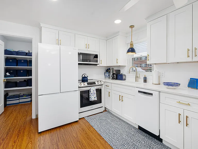 70 Carroll Ave #1009 — Photo 6