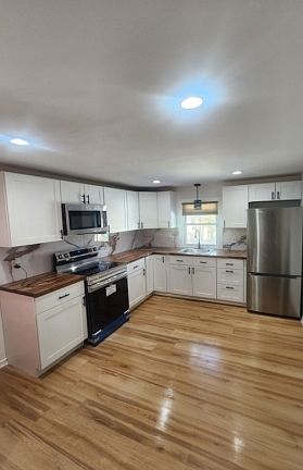 3rd image of 35 Fern Rd