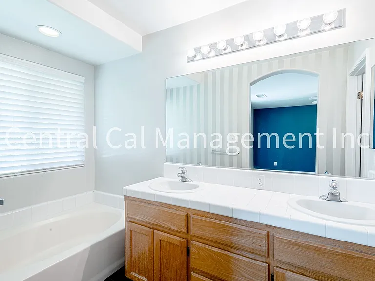 9912 Grand View Summit Dr — Photo 18