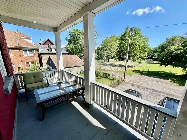 1953 Falls St #4 — Photo 4