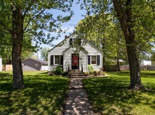 328 Ashland St N, Cambridge, MN 55008