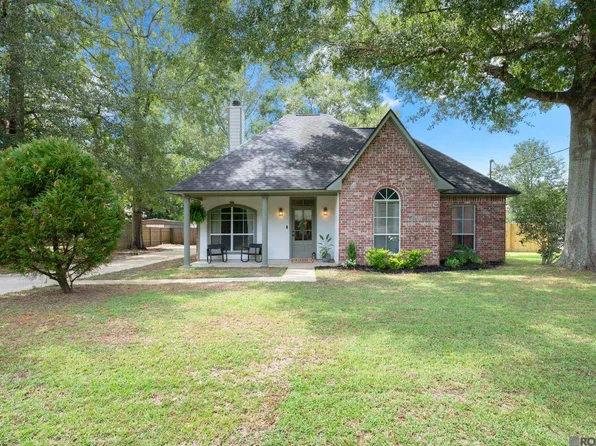 27561 Country Dr, Walker, LA 70785