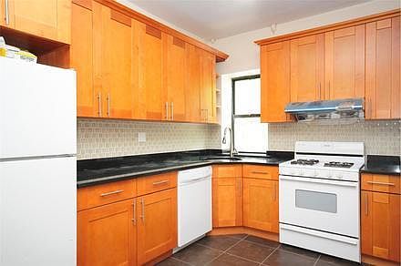1st image of 265 4th Ave APT 3