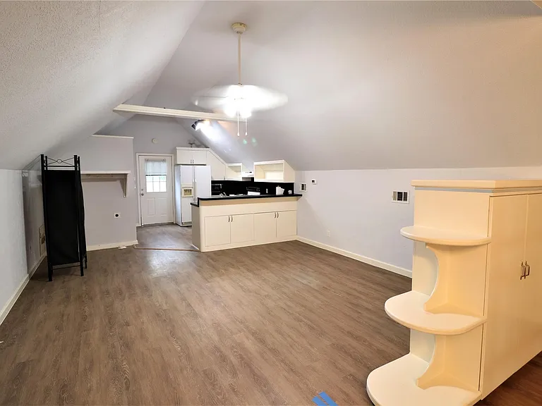 1702 Cougar Creek St — Photo 10
