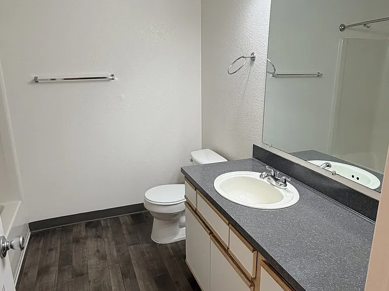 Orchard View Apartments — Photo 12