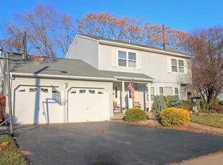 28 Liberty Dr, Dayton, NJ 08810