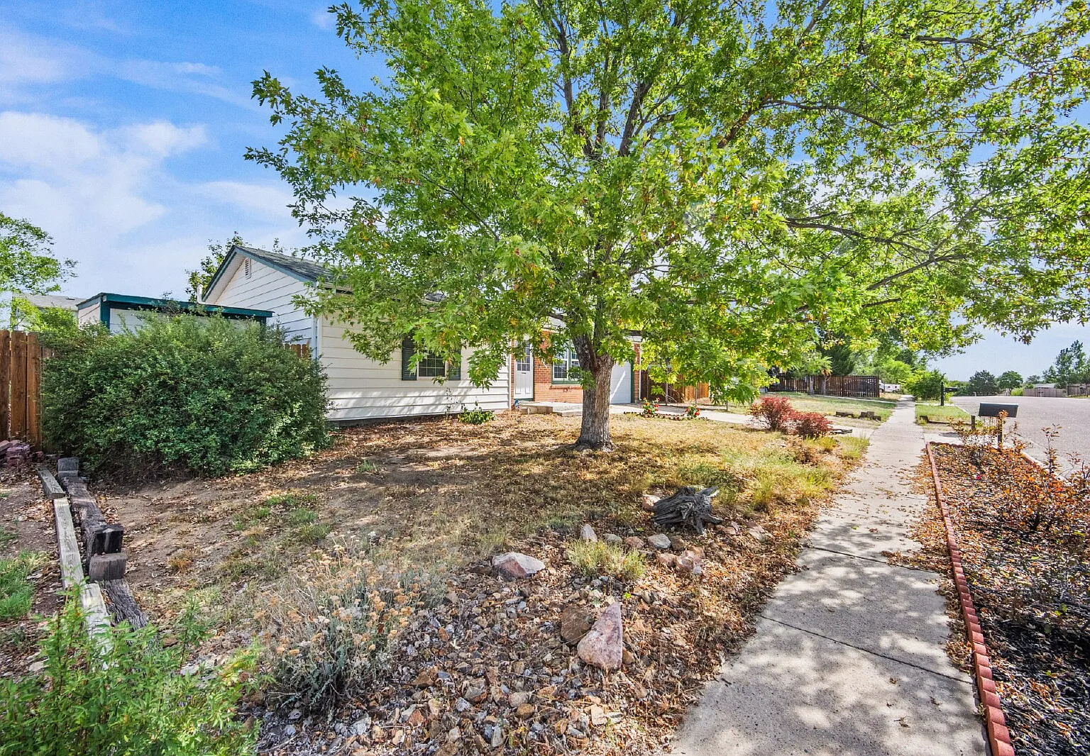 2 bed, 1.0 bath, 934 sqft, $1,600 — Photo 4