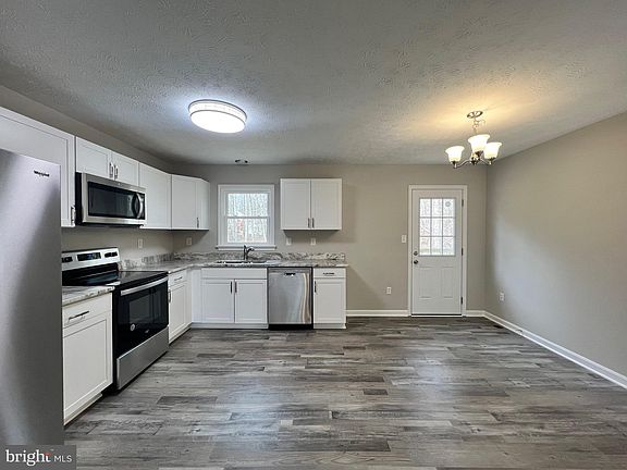 3rd image of 7010 Aspen Ln
