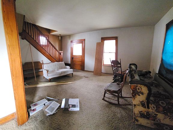 5th image of 405 Columbus Ave