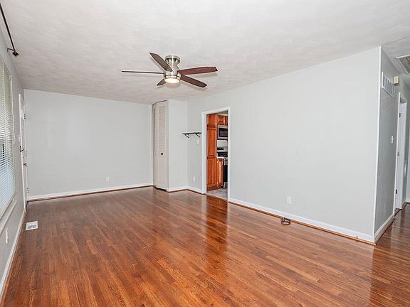 4th image of 4114 Hanshire Dr