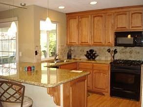 3rd image of 8433 Mansfield Dr