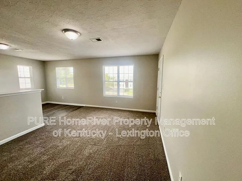 2 bed, 1.0 bath, 900 sqft, $925 — Photo 3