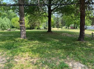 3903 Genevieve Blvd, Stow, OH 44224