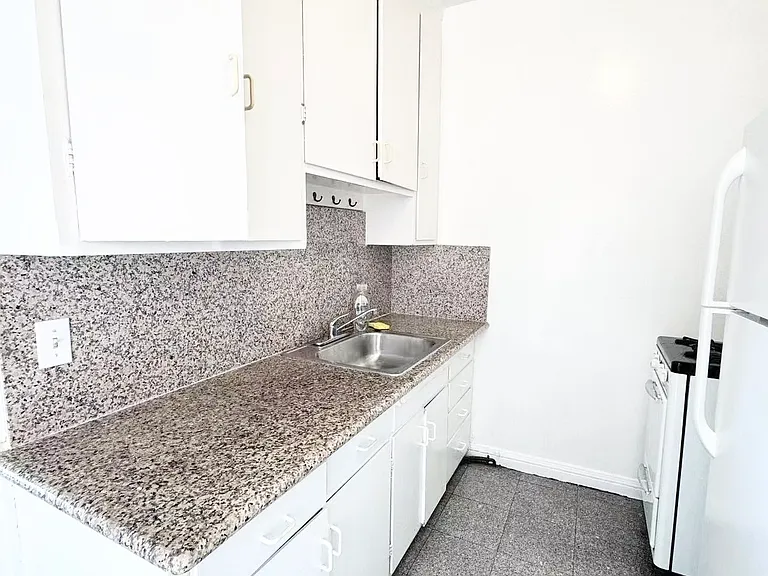 Curtis St — Photo 12