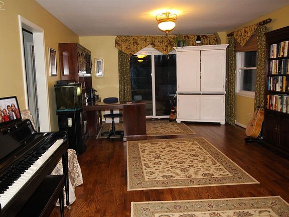 4th image of 11431 Stonybrook Dr