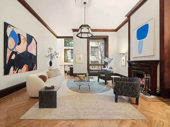 51 W 73rd St, New York, NY 10023