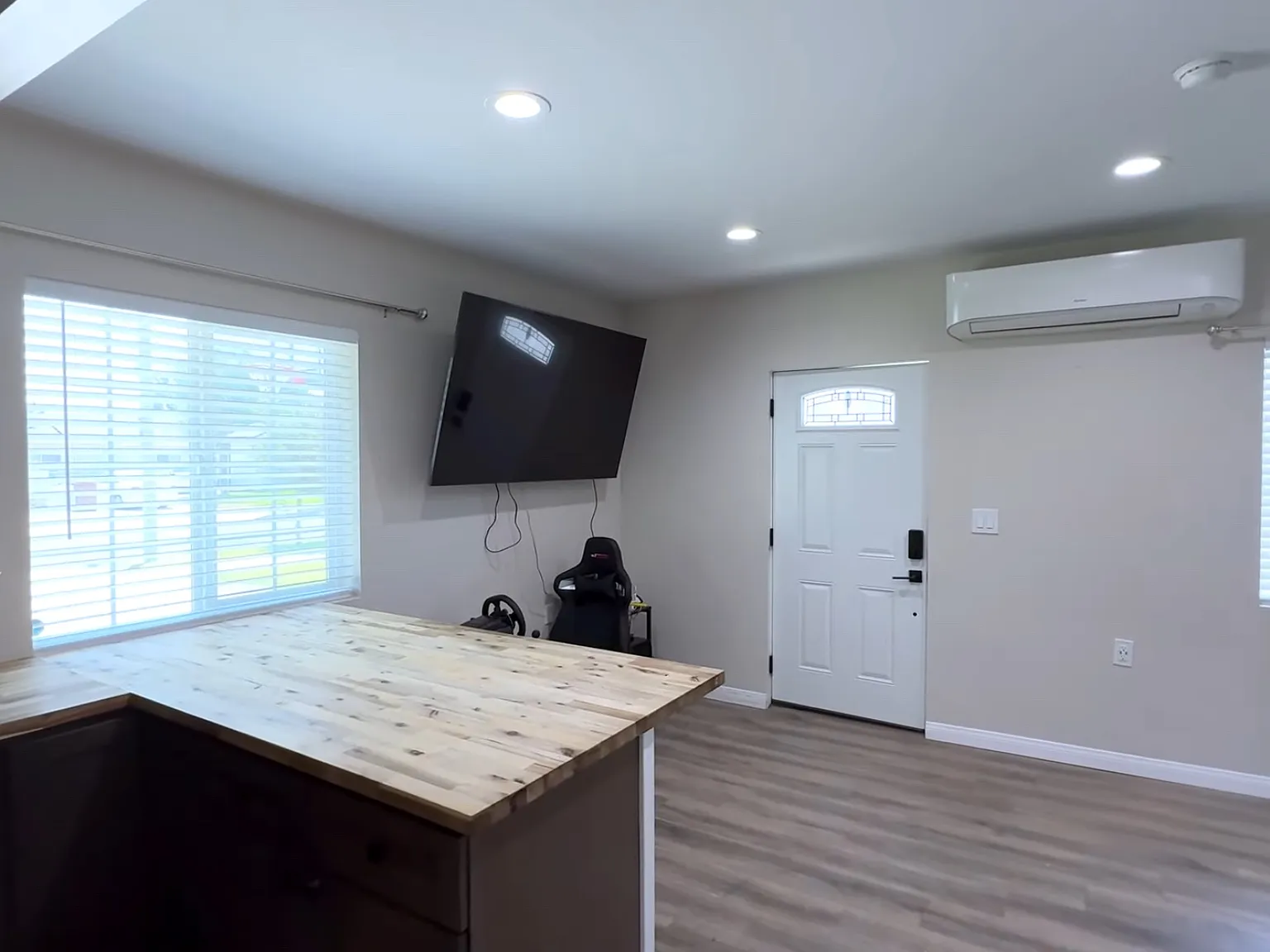 Studio, 353 sqft, $1,699 — Photo 4