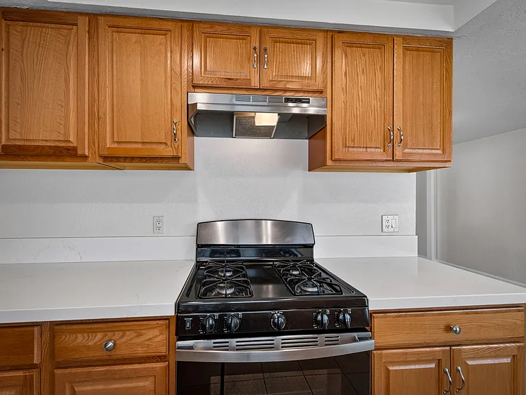 1792 N Ann St — Photo 2