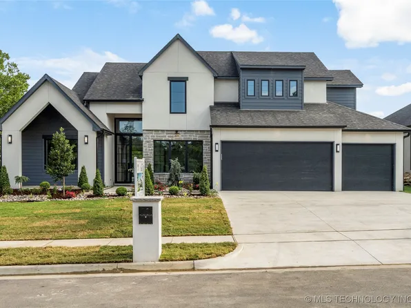 8404 E Detroit St, Broken Arrow, OK 74014