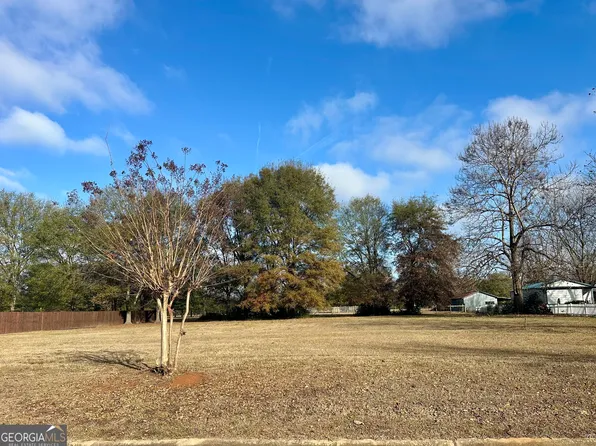 110 Dora Ln, Byron, GA 31008
