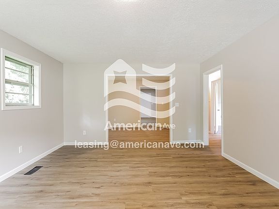 1633942_004_living_room_13781926.jpg