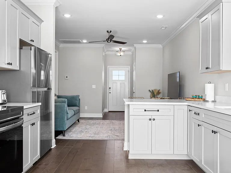 658 Bellingham Dr NE — Photo 10