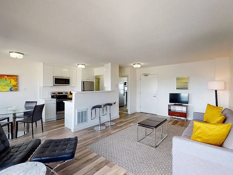 Clay Park Tower Apartments — Photo 8