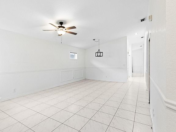 3rd image of 2360 NW 34th Terrace
