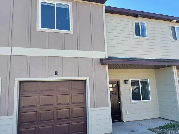 5803 Victoria Ave Unit B, Williston, ND 58801