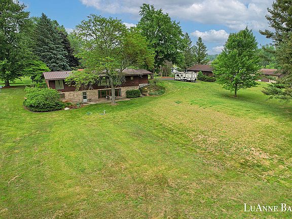 2nd image of 13467 Northland Dr NE