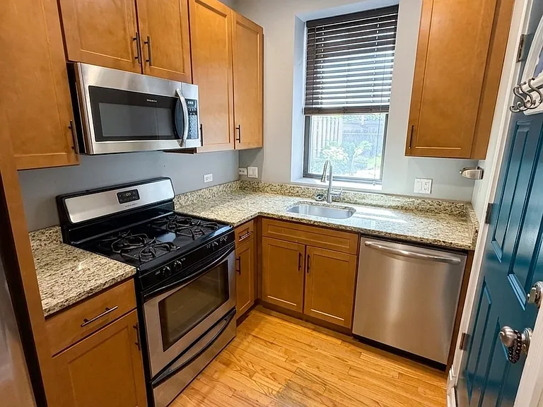 1643 W Farwell Ave #1S — Photo 5