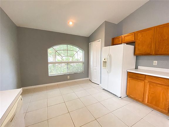 5th image of 3037 Clover Blossom Cir