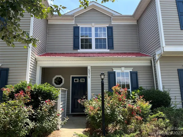 4071 Center Place Dr, Harrisburg, NC 28075