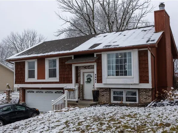 2921 Cook Rd, Saint Joseph, MO 64506