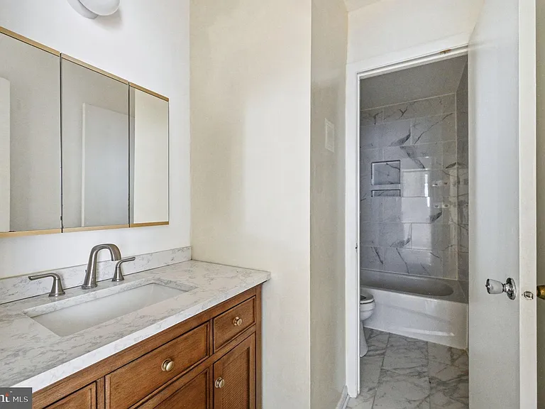 6251 Parallel Ln — Photo 15