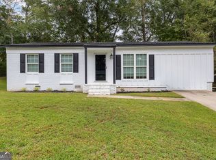 8 Westgate Park Dr, Newnan, GA 30263